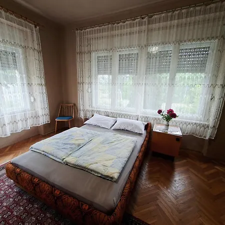 Agnes Nyaralo Koezponti Reszen * Balatonboglár